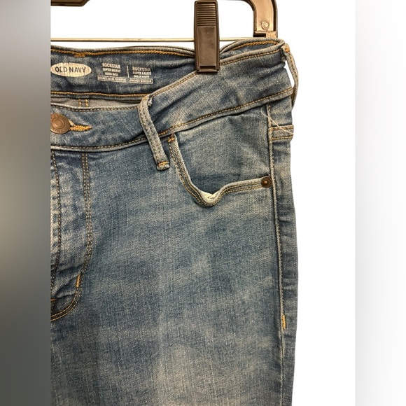 Old Navy Women's Skinny Jeans in Blue - Picture 3 of 4